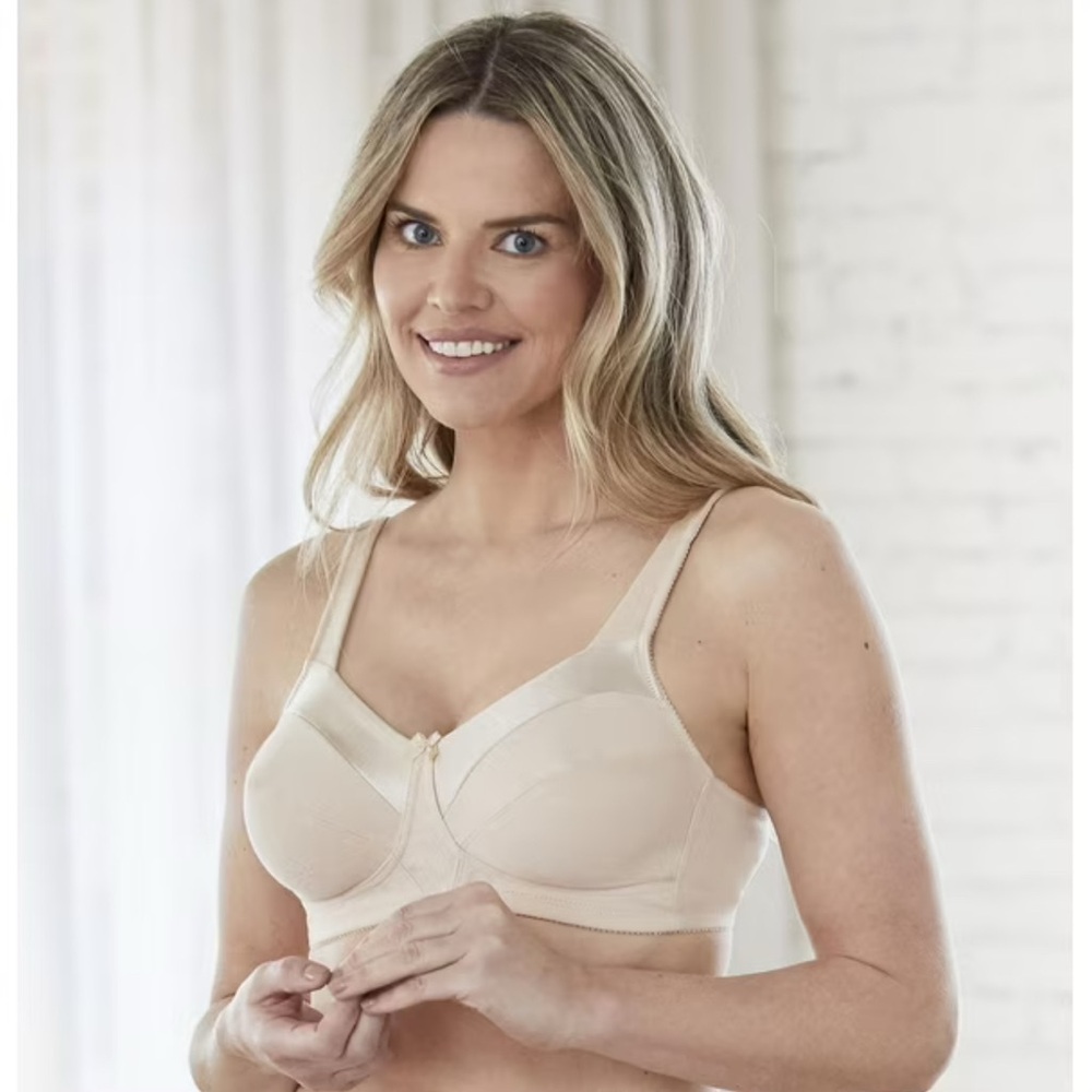 Nwt. Best form 42C bra